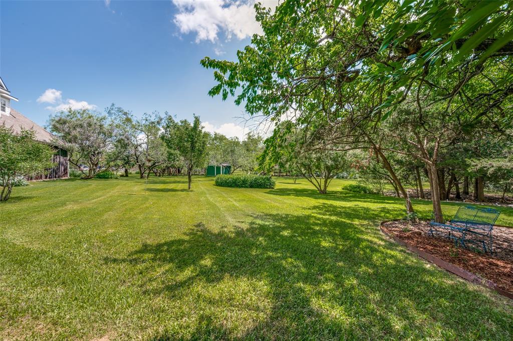 Emerald Sound At Lake Lewisvil - Residential