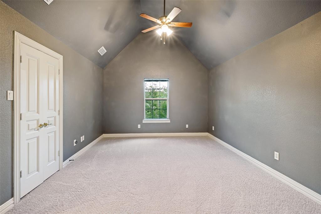 Emerald Sound At Lake Lewisvil - Residential