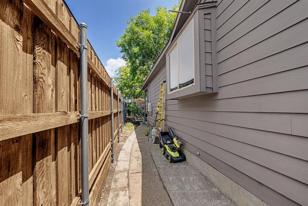 Lovers Lane Heights - Residential