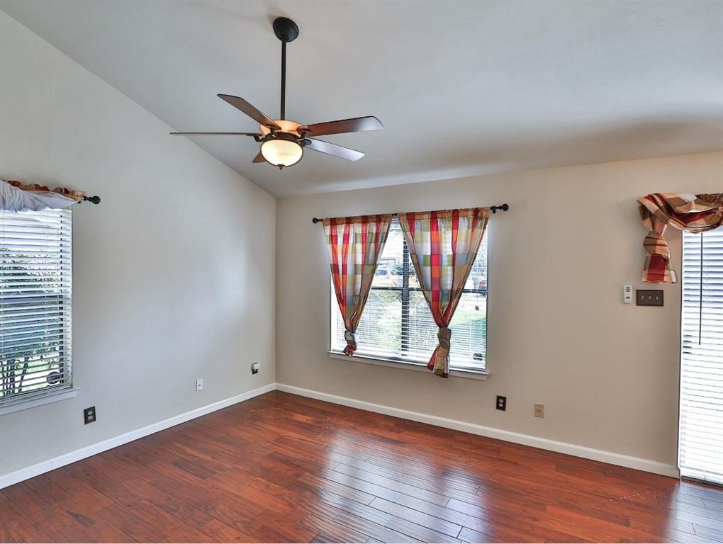 Cedar Creek Twnhms - Residential