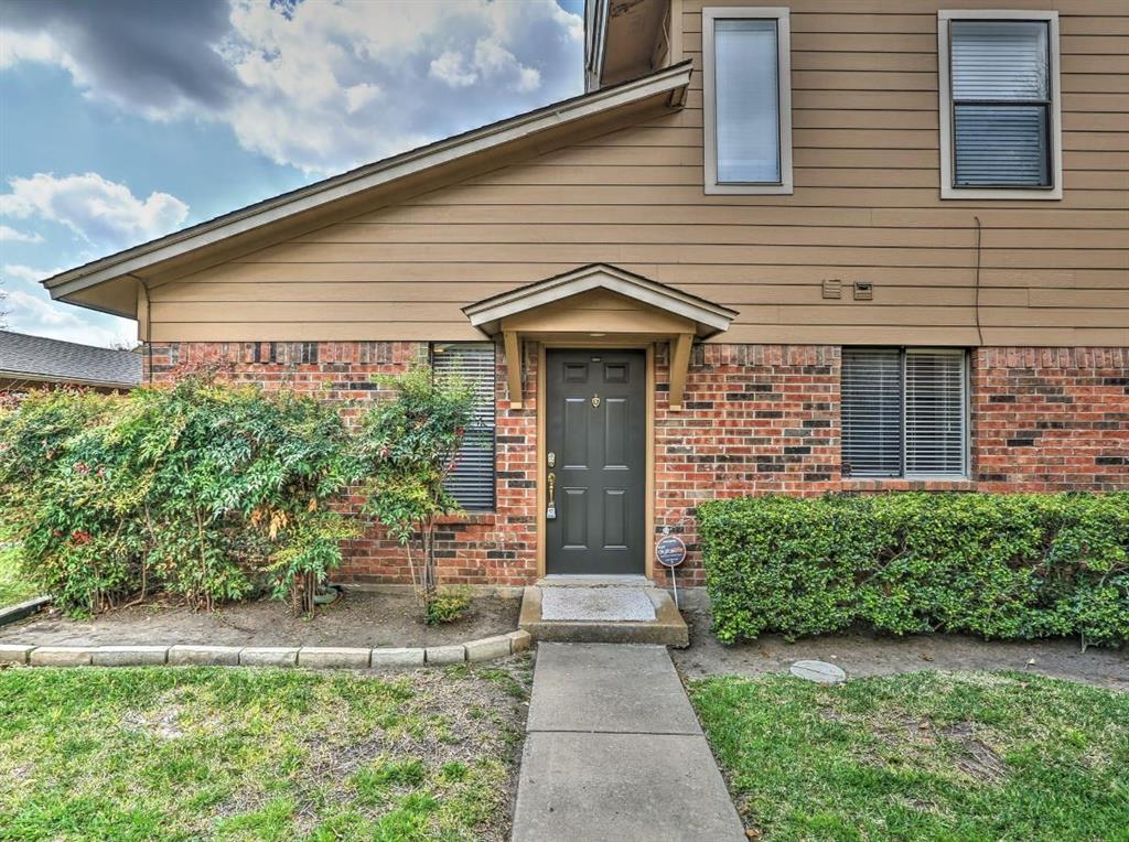 Cedar Creek Twnhms - Residential