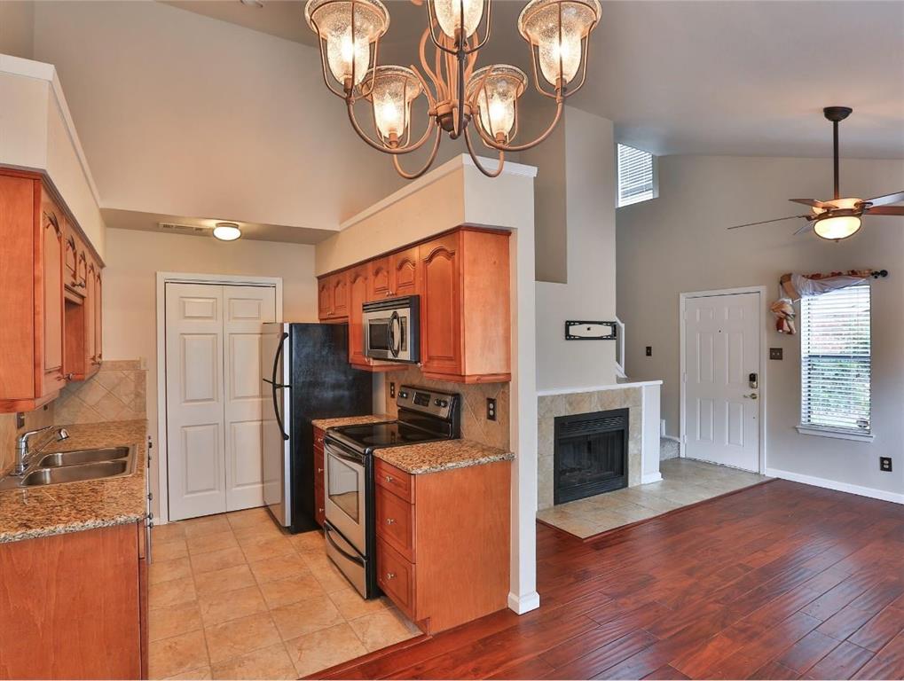 Cedar Creek Twnhms - Residential