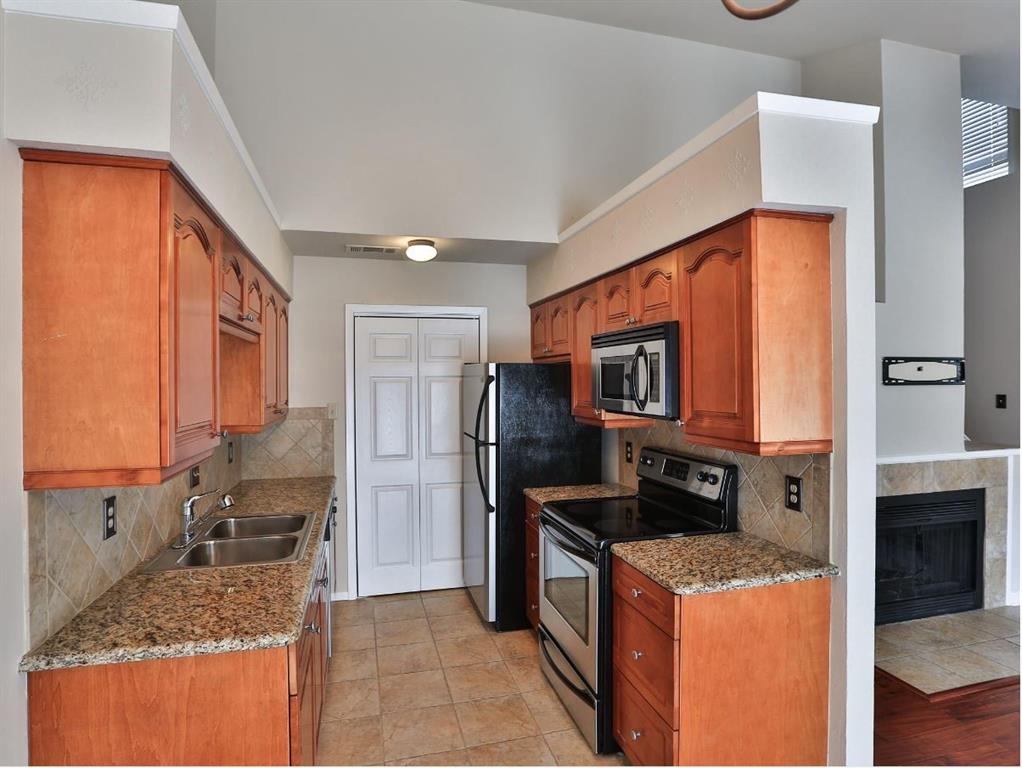 Cedar Creek Twnhms - Residential