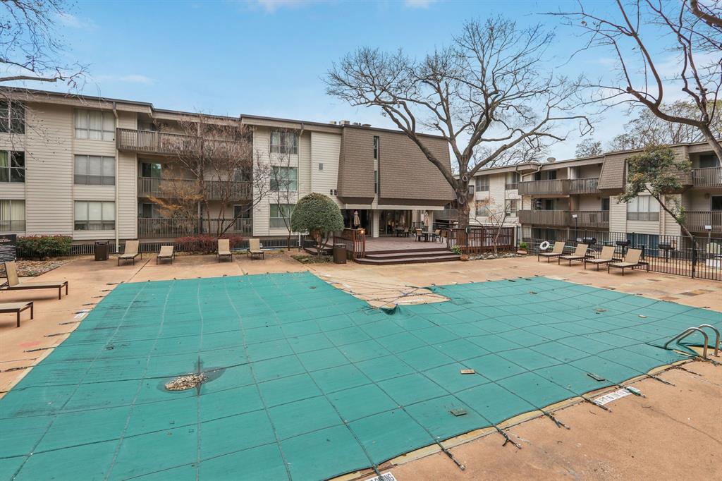 River Oaks Condos - Residential