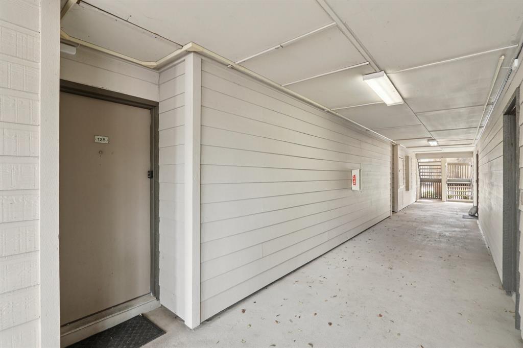 River Oaks Condos - Residential