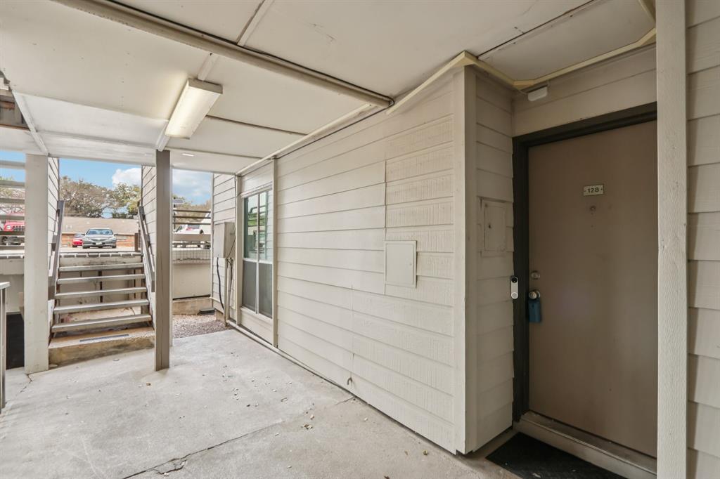 River Oaks Condos - Residential