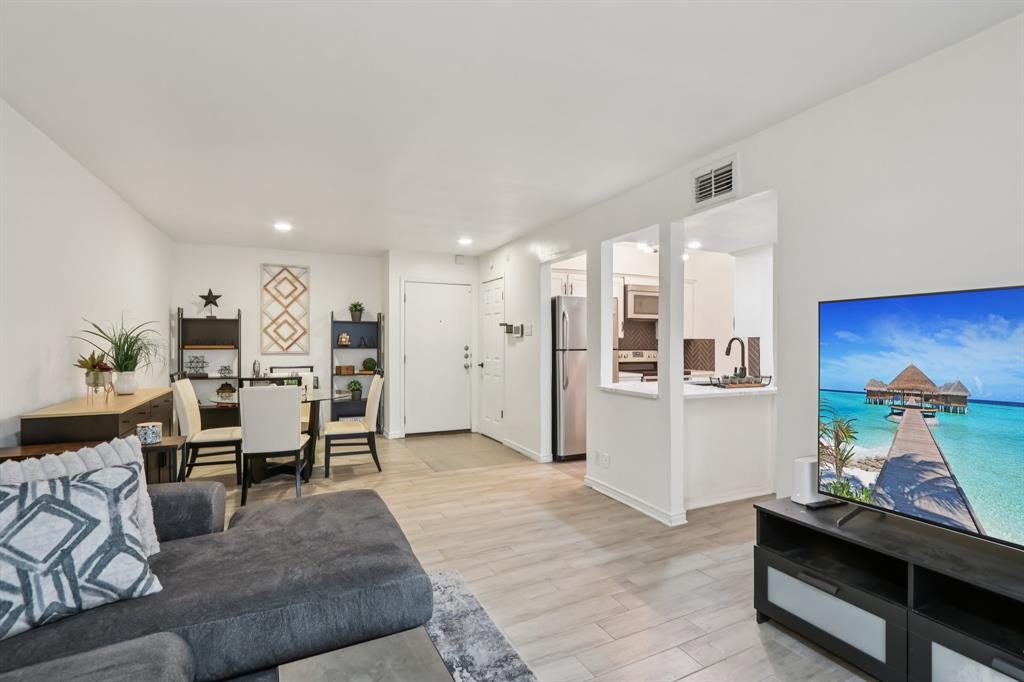 River Oaks Condos - Residential