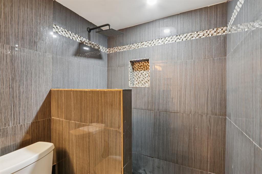River Oaks Condos - Residential