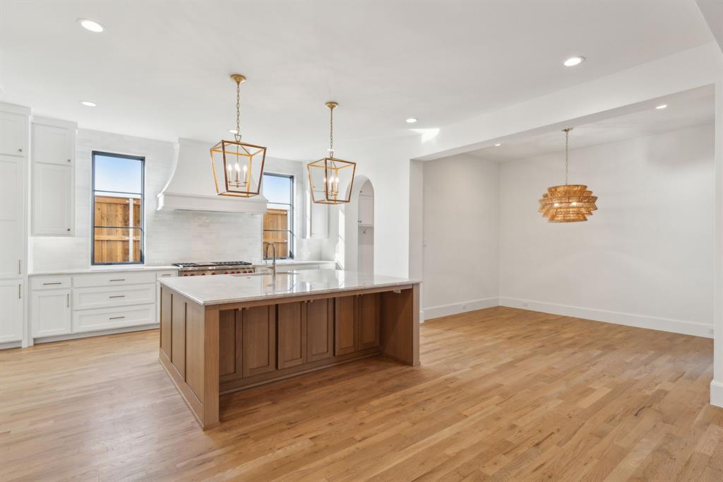 WHITE ROCK BLUFFS - Residential