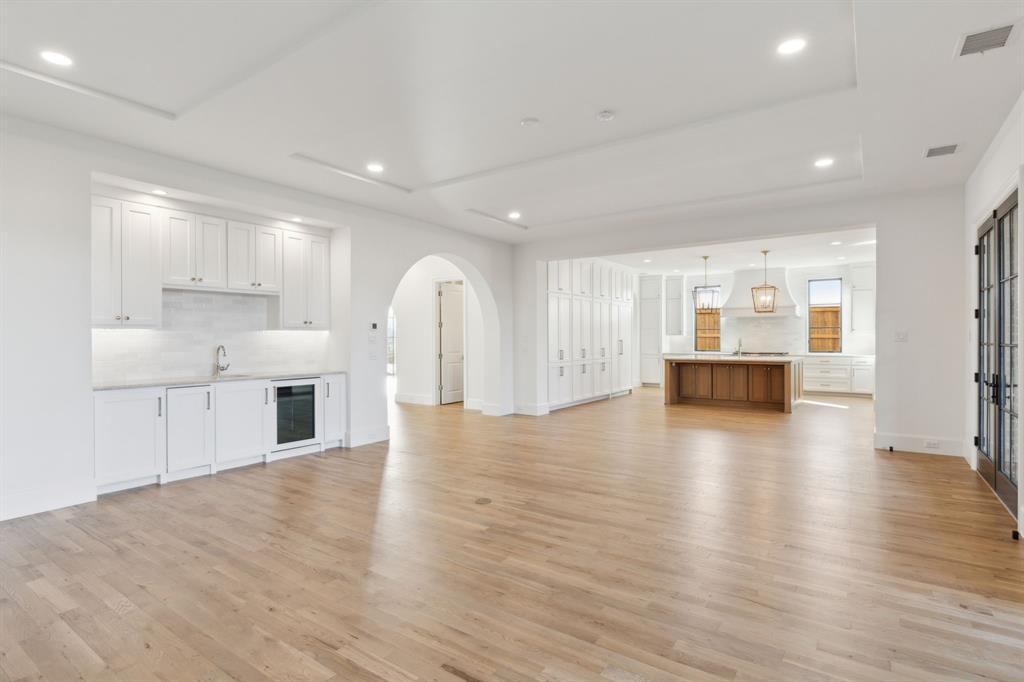 WHITE ROCK BLUFFS - Residential