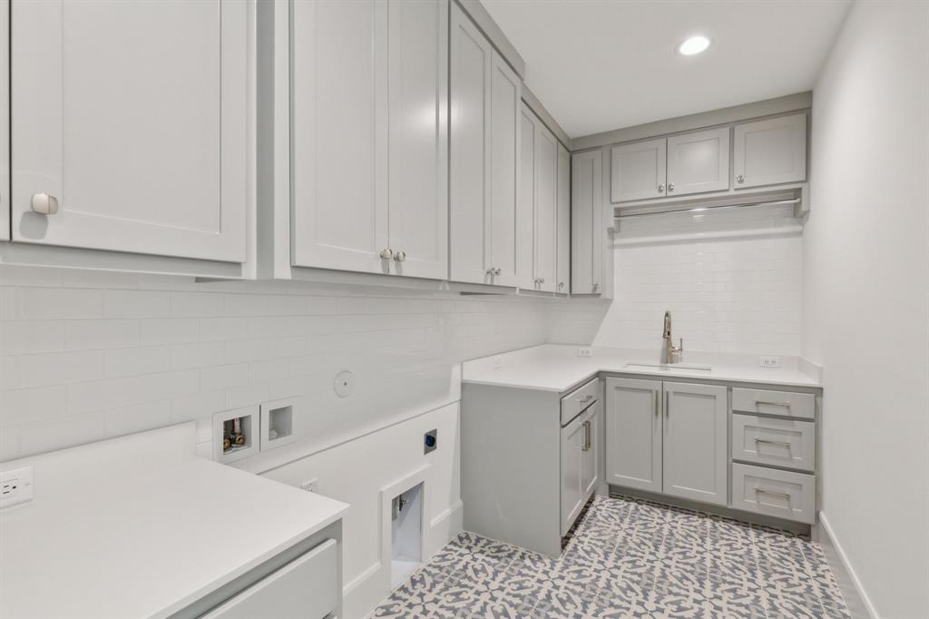 WHITE ROCK BLUFFS - Residential