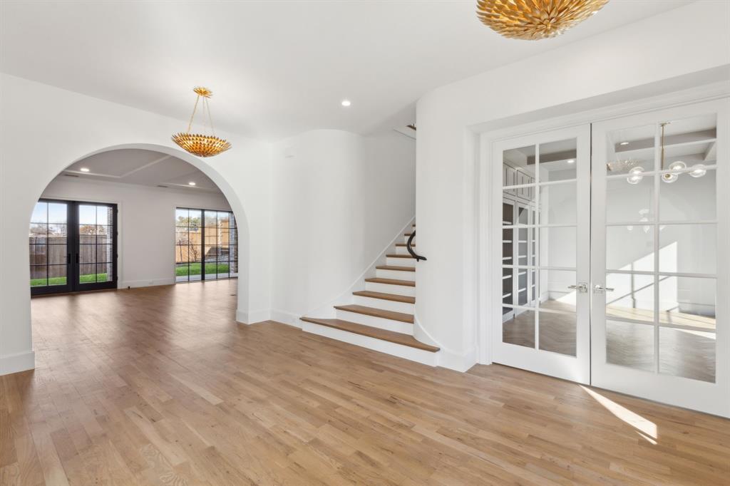 WHITE ROCK BLUFFS - Residential