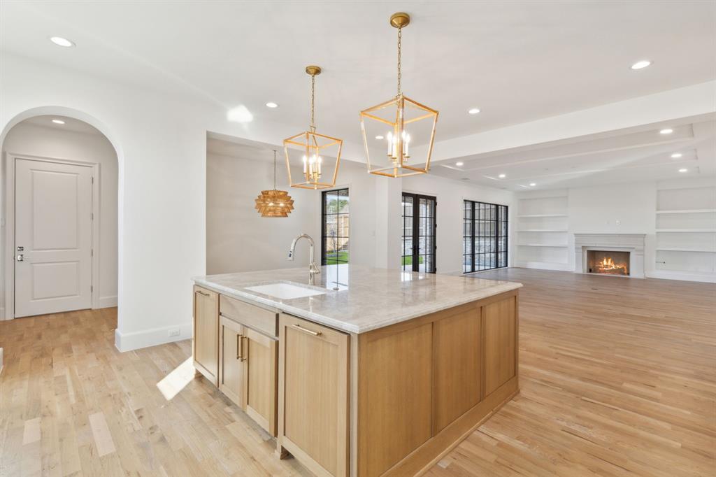 WHITE ROCK BLUFFS - Residential