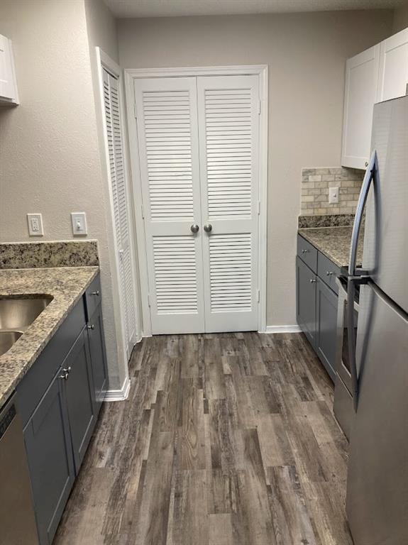TIMBER VILLAGE - Residential Lease