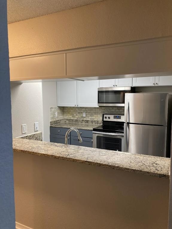 TIMBER VILLAGE - Residential Lease