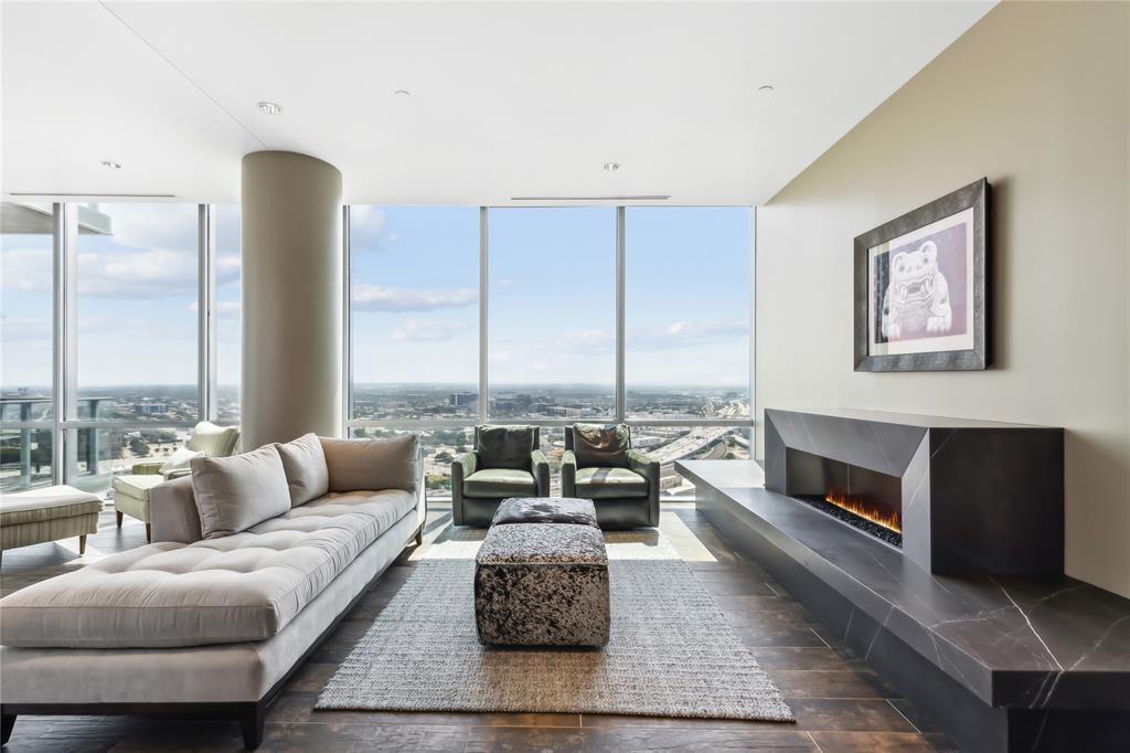 1301 Throckmorton Residences - Residential