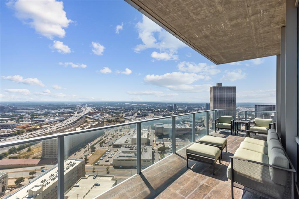 1301 Throckmorton Residences - Residential