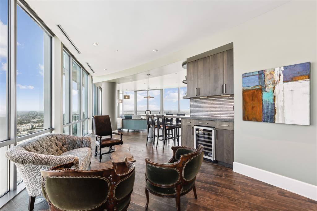 1301 Throckmorton Residences - Residential