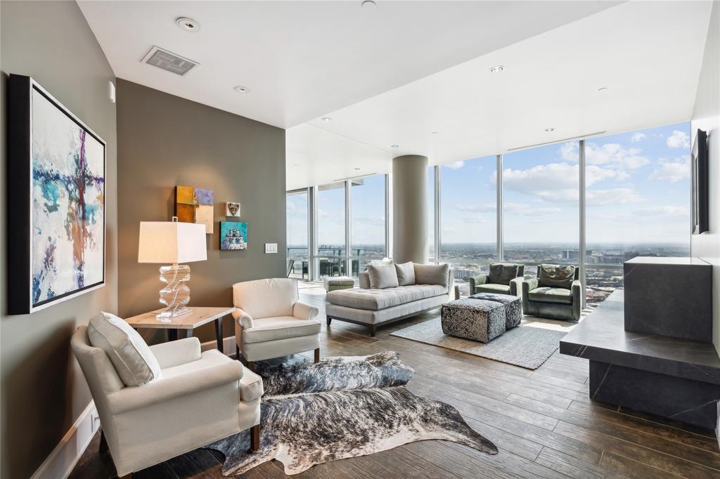 1301 Throckmorton Residences - Residential