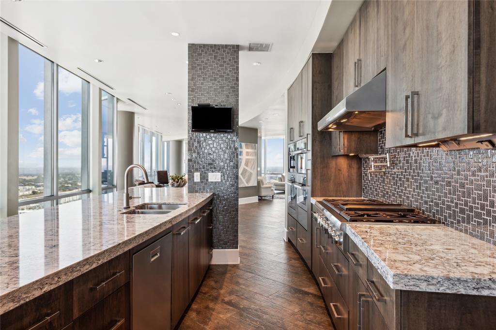 1301 Throckmorton Residences - Residential