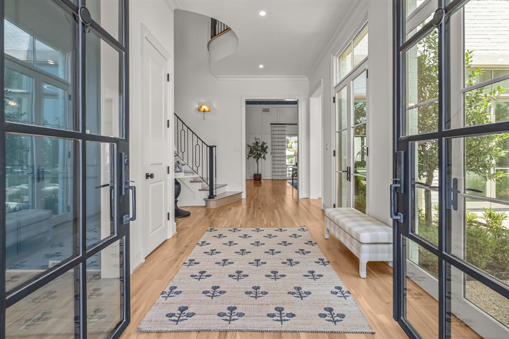 Montrachet - Residential