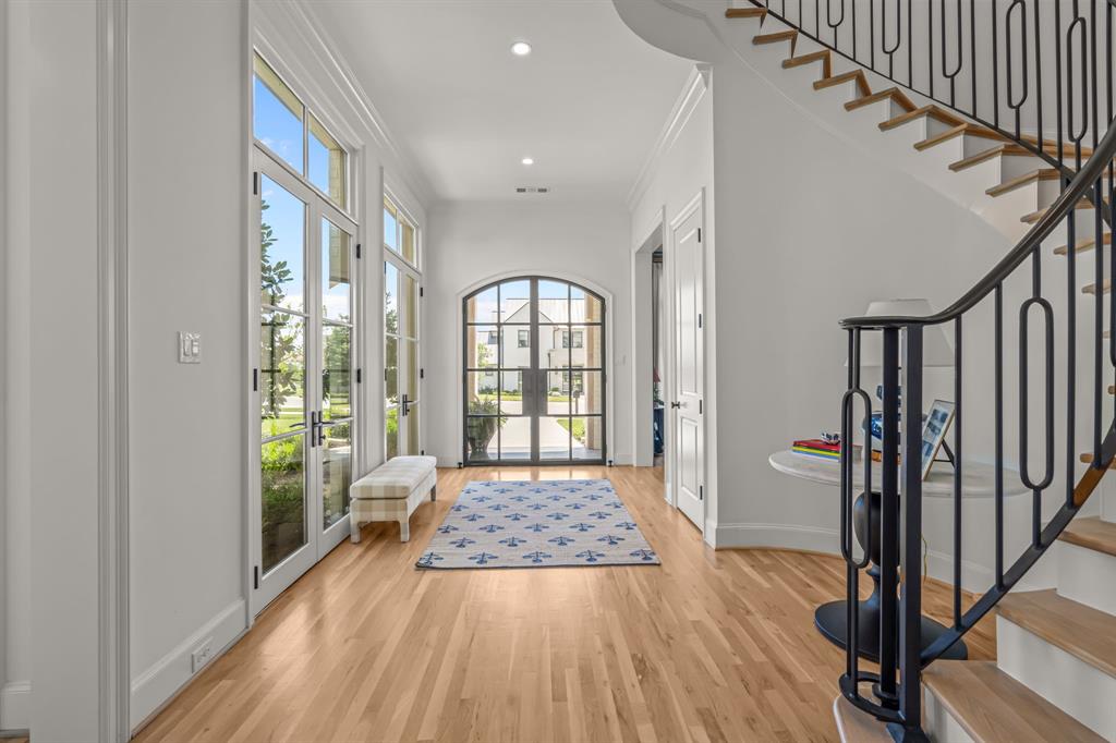 Montrachet - Residential