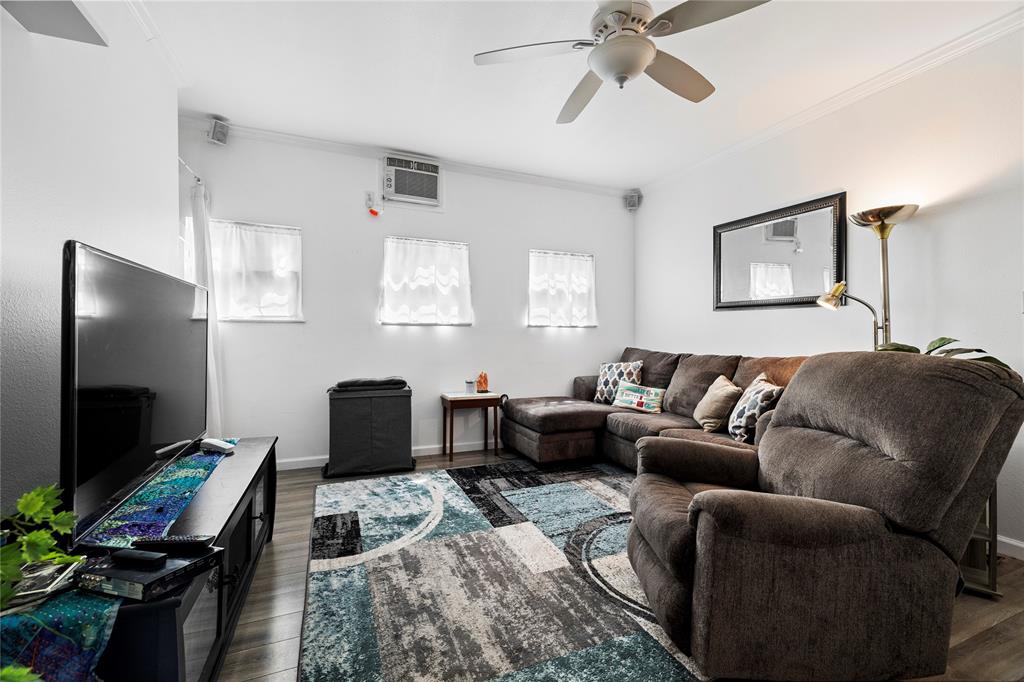 Sun Eagle Bay - Residential
