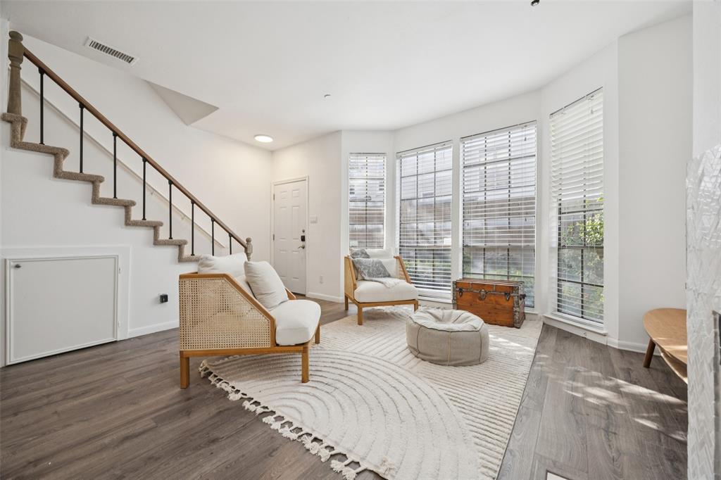 Cole Ave Condo 3919 - Residential