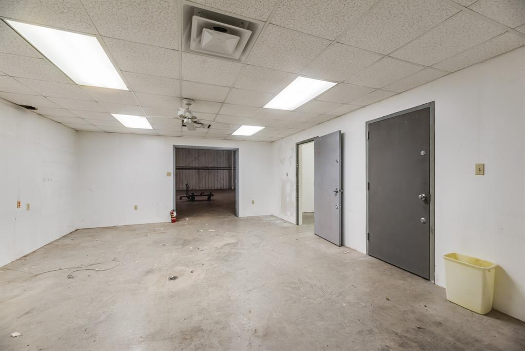 Huggins - Commercial Sale