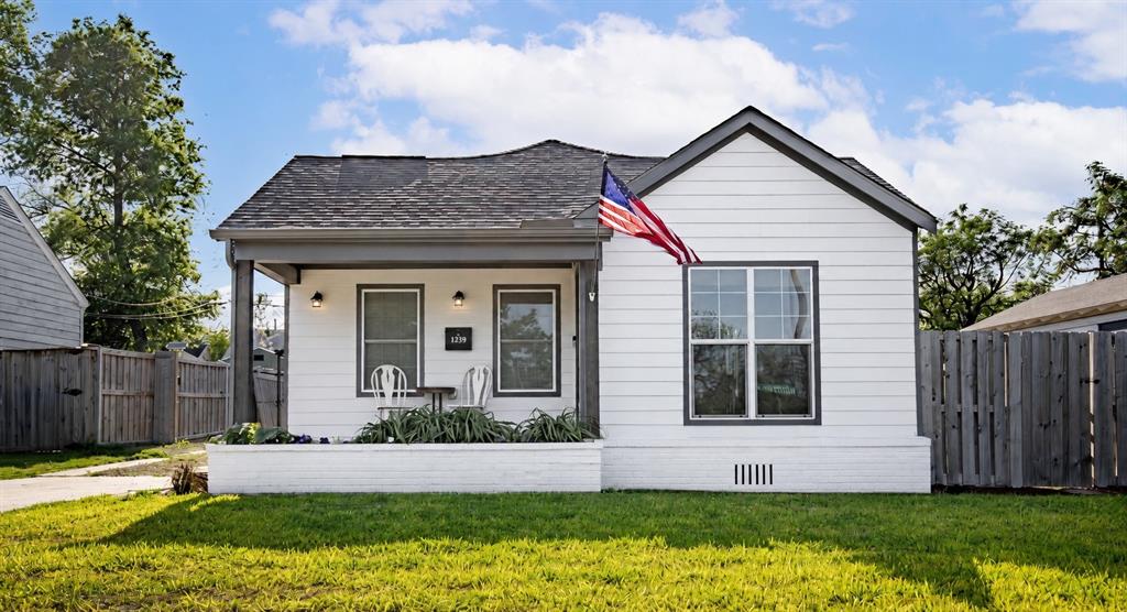 Welcome to one of Dallas’ best-kept secrets. Nestled alongside the established and highly desirable Beckley Club Estates, the sunny, centrally located Cedar Haven neighborhood offers unbeatable convenience - just 10 minutes from Downtown Dallas, 10 minutes from Bishop Arts, and within a mile of both the Dallas Zoo and the highly anticipated Halperin Park, opening May 9 with five acres of green space, and poised to be the next Klyde Warren! This is one of the few areas in the city where you can still find a thoughtfully renovated, truly turnkey home at this price point. Offering four spacious bedrooms, this home provides flexibility for families, guests, or a dedicated home office. Step inside to discover a warm and inviting interior featuring a decorative fireplace, abundant natural light, and durable luxury vinyl plank flooring throughout. The open yet cozy floor plan allows the living area to flow effortlessly into the recently updated kitchen, highlighted by stylish fluted wood accents for a modern touch. The kitchen connects to a functional utility room with a pantry, full-size laundry, and direct access to the freshly landscaped backyard - complete with new sod, gravel, and pavers. Tucked away at the rear of the home for added privacy, the primary suite features an ensuite bath with a spacious walk-in shower and double vanity. With growth and development rapidly expanding in the area, now is the time to secure your place in this charming and evolving community. Don’t miss the opportunity.
