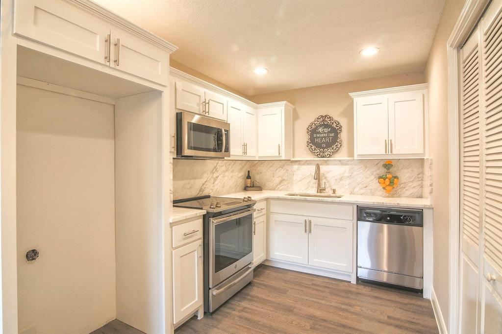 Lifescape Villas On Dublin Condos - Residential