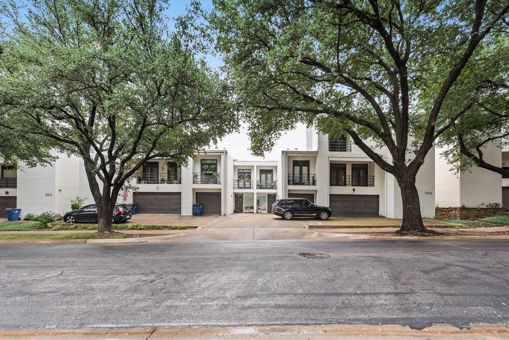 Welcome to 3906 Buena Vista Street #18, where one of Dallas' most coveted lifestyles is right outside your front door. Located steps from the Katy Trail and directly across the street from West Village, this Uptown residence places premier dining, shopping, and entertainment within walking distance.
Inside, an open-concept floor plan, hardwood floors throughout, and tall ceilings create a sophisticated yet inviting living experience. Natural light fills the space, enhancing the home's spacious feel and seamless flow for entertaining.
Enjoy two private outdoor retreats, including a private patio off the primary suite and a secluded first-floor patio, offering the perfect balance of urban living and personal escape. An attached two-car garage adds a level of convenience rarely found in such a walkable Uptown location.
From morning runs on the Katy Trail to evenings spent dining at West Village, this is more than a home—it's a lifestyle defined by convenience, connectivity, and the best of Dallas living.