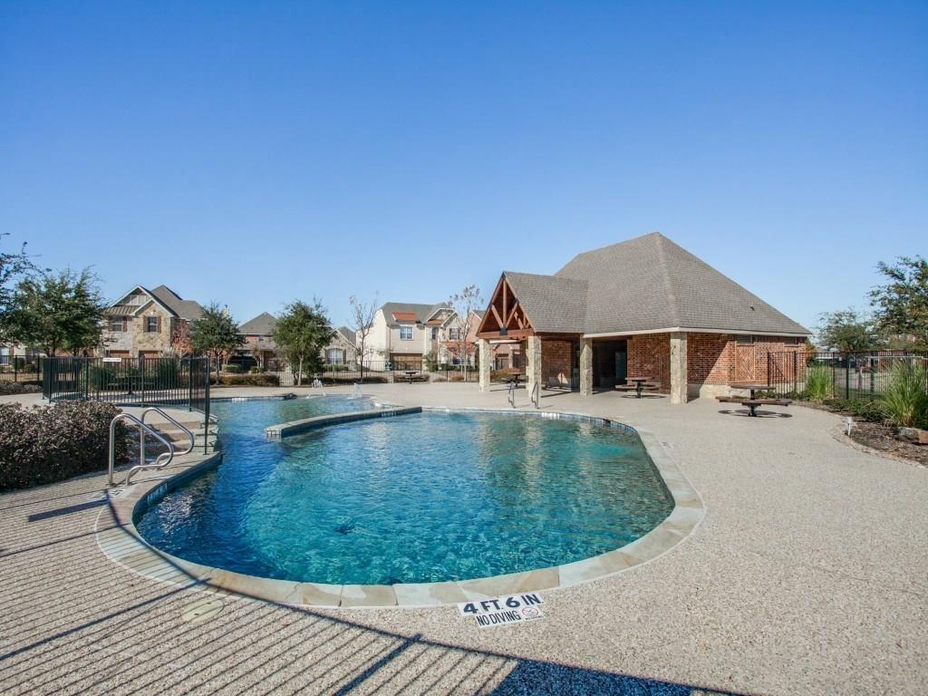 The Cascades At The Legends Ph - Residential