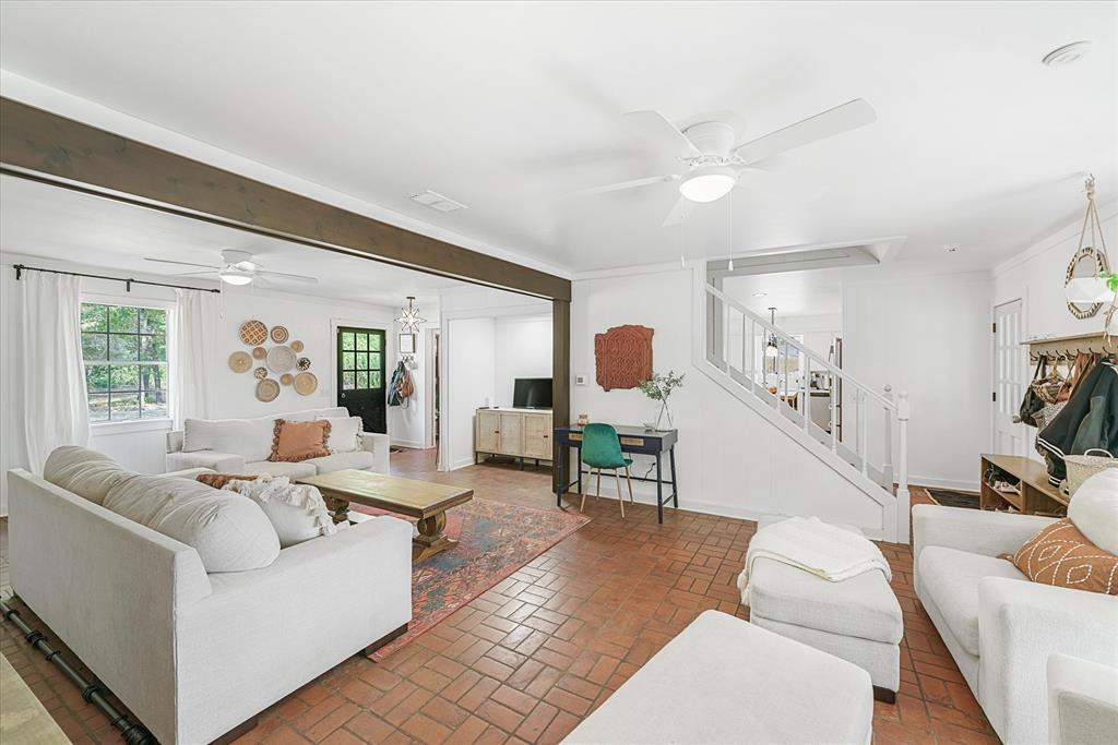 E Moro - Residential