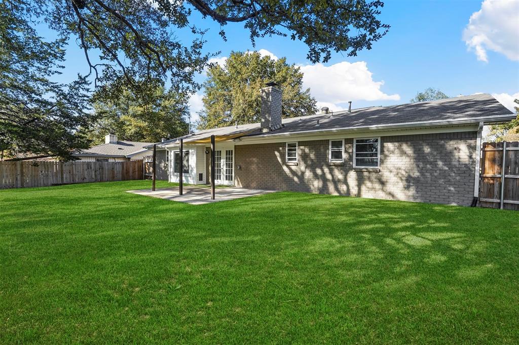 Bell Manor - Residential