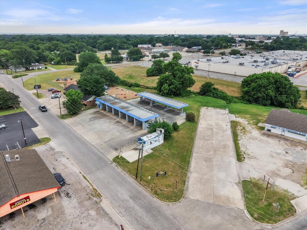 Corsicana - Commercial Sale