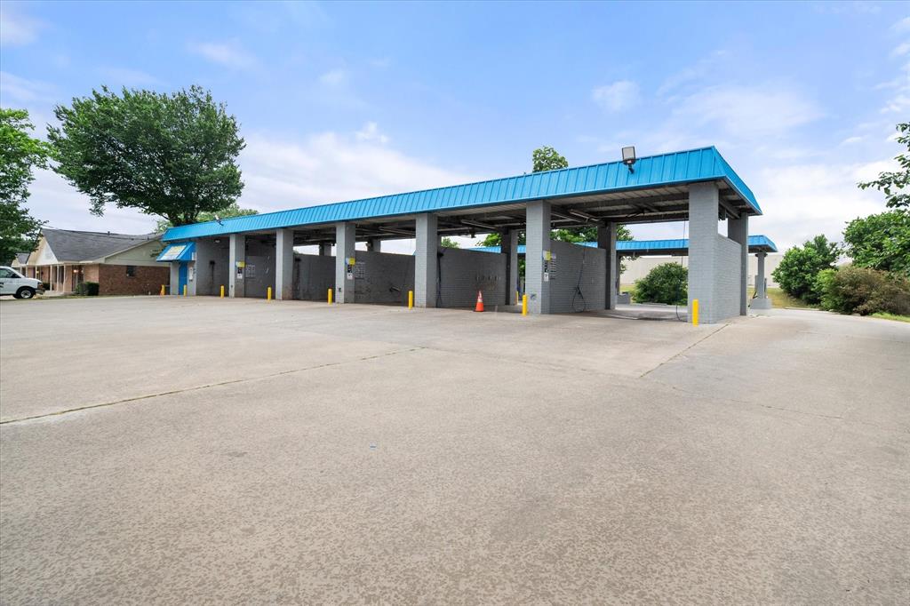 Corsicana - Commercial Sale