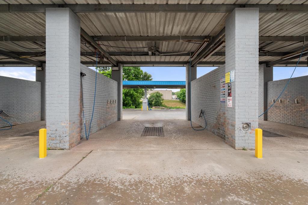 Corsicana - Commercial Sale