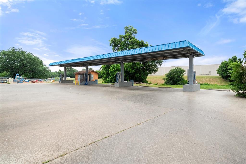 Corsicana - Commercial Sale