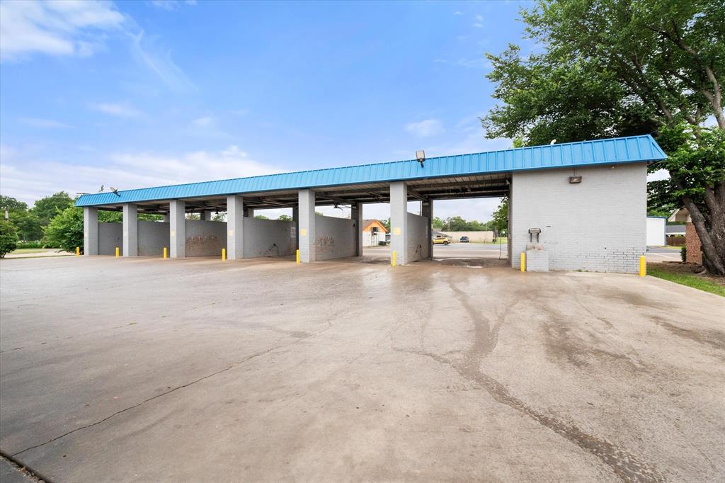 Corsicana - Commercial Sale