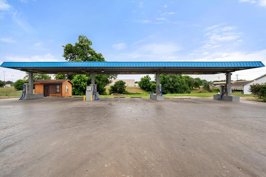 Corsicana - Commercial Sale