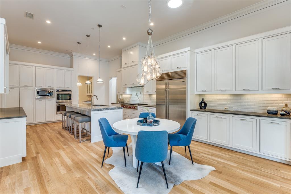 Royal Crest - Residential