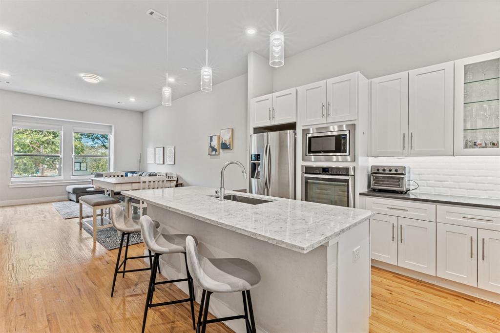 Ross Ave Bldg 1 - Residential