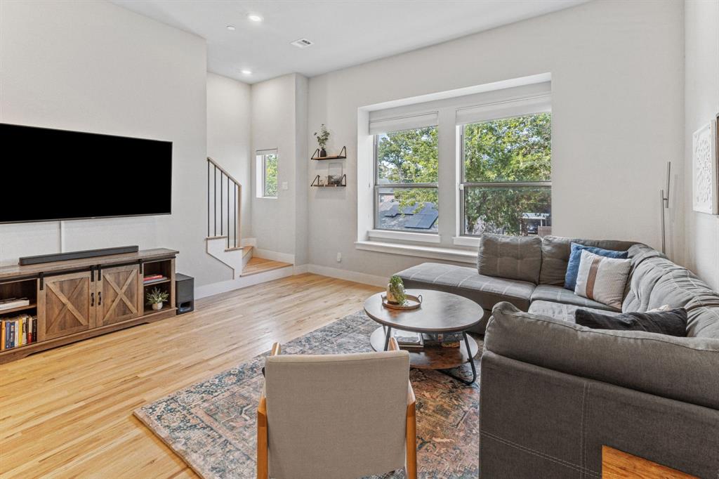 Ross Ave Bldg 1 - Residential