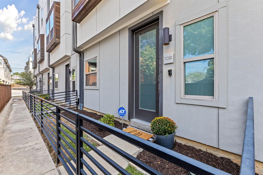 Ross Ave Bldg 1 - Residential