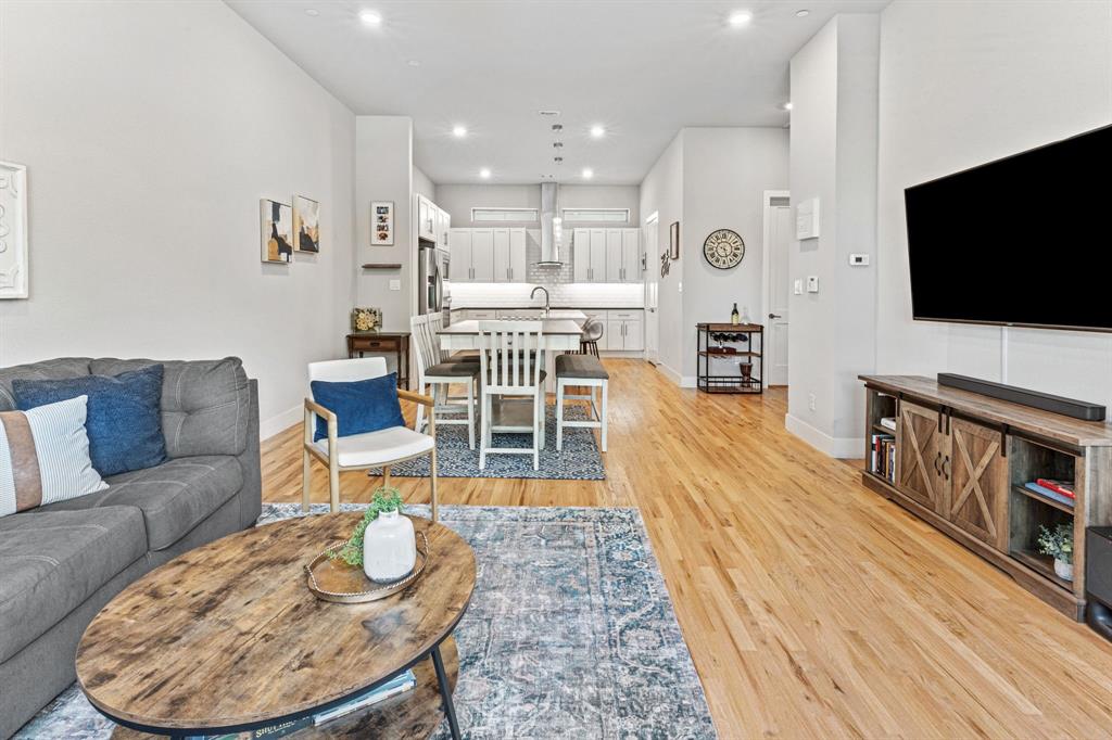 Ross Ave Bldg 1 - Residential