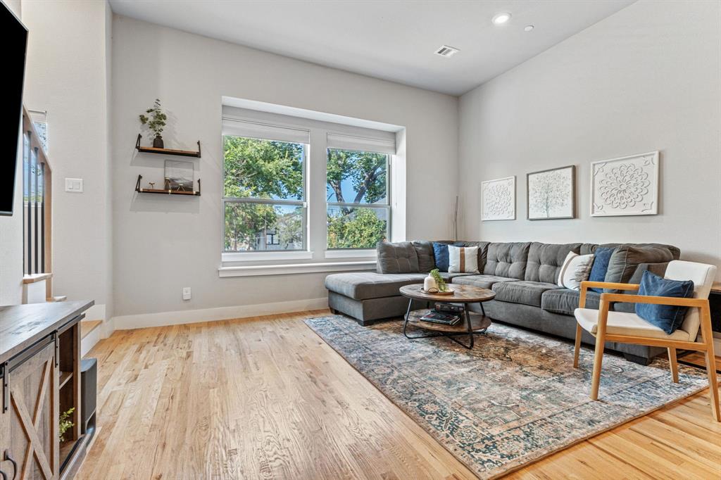 Ross Ave Bldg 1 - Residential