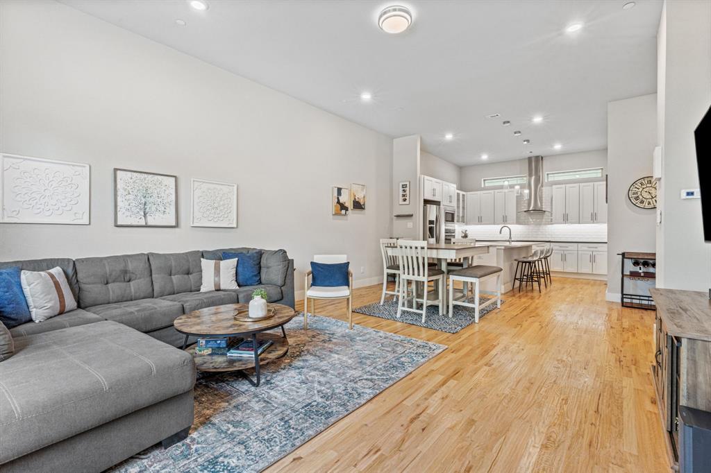 Ross Ave Bldg 1 - Residential