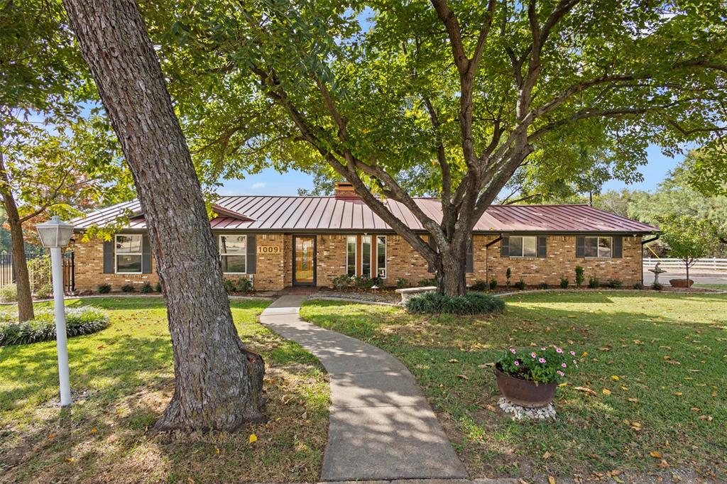 STEPHEN B MCCOMMAS ABST 888 P 411 TR 35 ACS 5.9635 - Residential