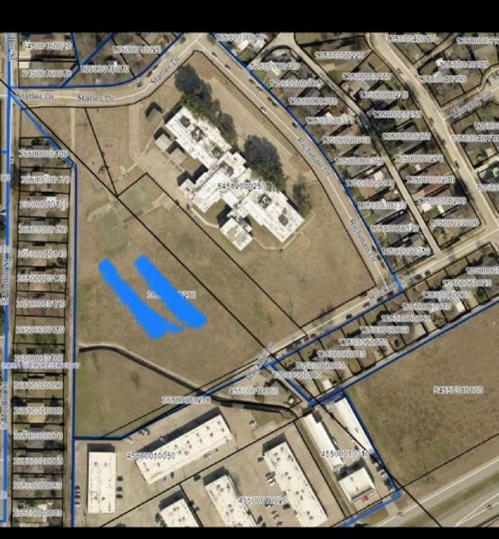 Great location. Near highway, shopping, restaurants, parks, and schools. Check with city for restrictions.